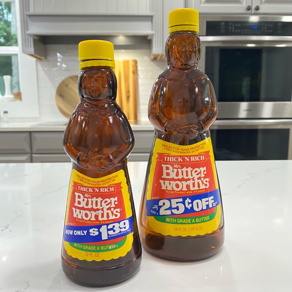 Vintage Estate Set Of 2 Mrs Butterworth’s Amber Brown Glass Bottles 12 & 24 Oz